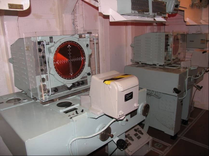 Equipo de radar: este buque fue uno de los primeros de la Armada brit