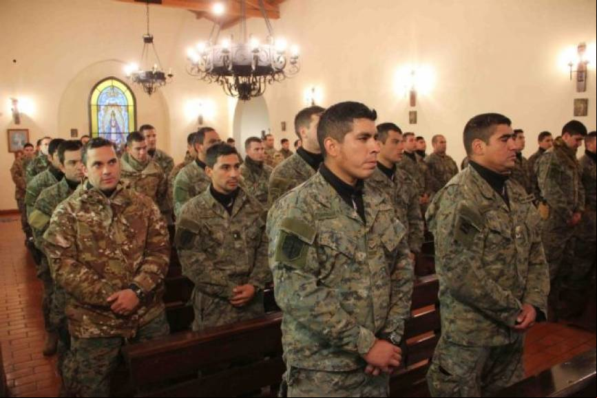 El aspecto espiritual y religioso de los Comandos forma parte principal de su preparacion moral