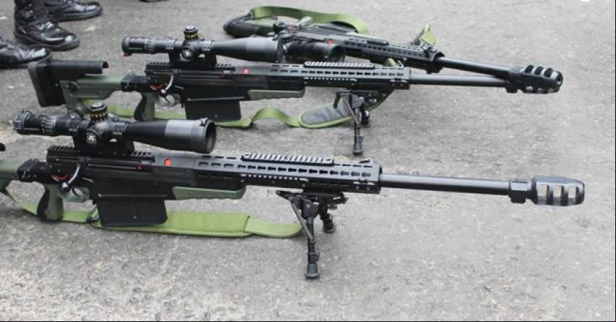 Una de las nuevas adquisiciones del GRUFE: El Fusil de Francotirador Accuracy International AX50 de 12.7 mm. (Alejo Marchessini, copyright defensa.com)