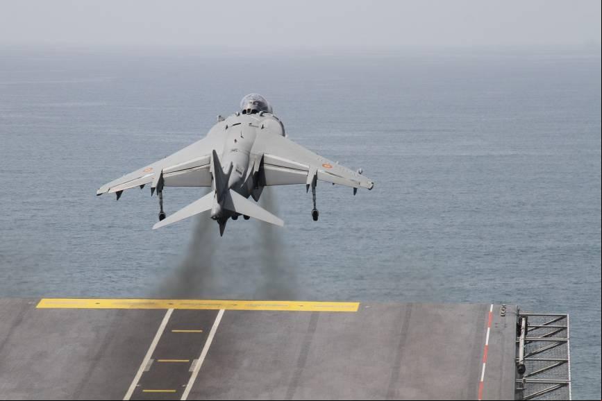El siempre espectacular momento en que los Harrier II despegan del