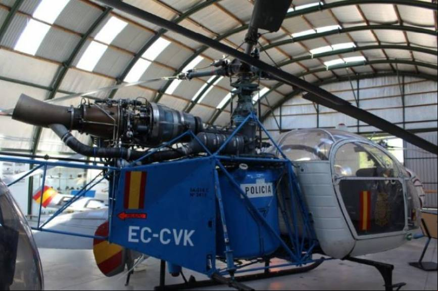 AEROSPATIALE SA-318C ALOUETTE II. En servicio desde 1975 Servicio de Medios A