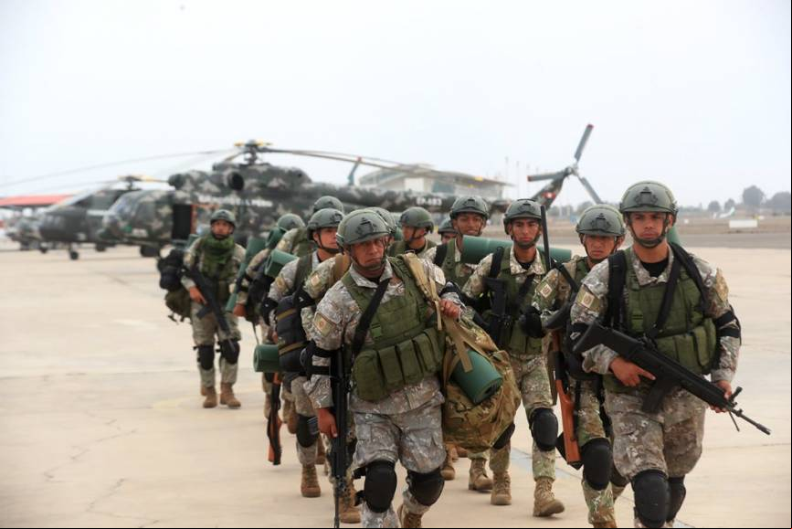 Efectivos de la 1ra Brigada de Fuerzas Especiales arribando a la Base Aerea