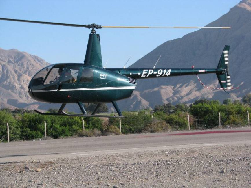Robinson R-44 Raven II.