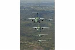 Cuatro aviones KC-390 Millenium de la Fuerza A