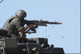 Ametralladora MG3 de 7,62 mm. abriendo fuego desde la torre de un Centauro (Ej