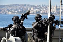  del Grupo de Respuesta Inmediata (GRI) de la Armada de Chile durante el ejercicio. (foto: Armada de Chile)
