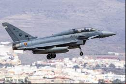 Uno de los Eurofighter que abrir
